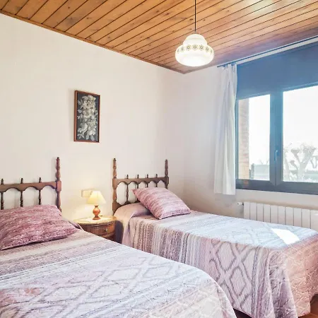 Lovely In With Swimming Pool Apartment *